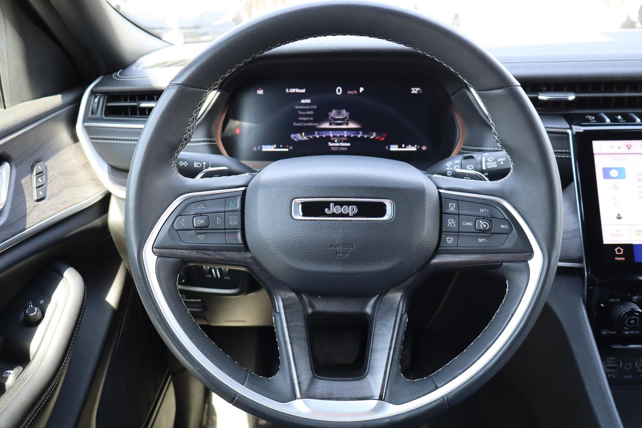 2024 Jeep Grand Cherokee LIMITED 4X4 Photo