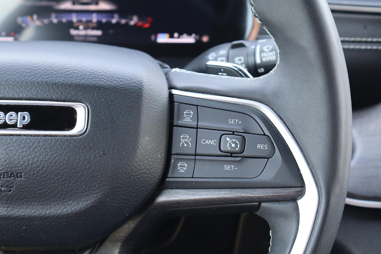 2024 Jeep Grand Cherokee LIMITED 4X4 Photo