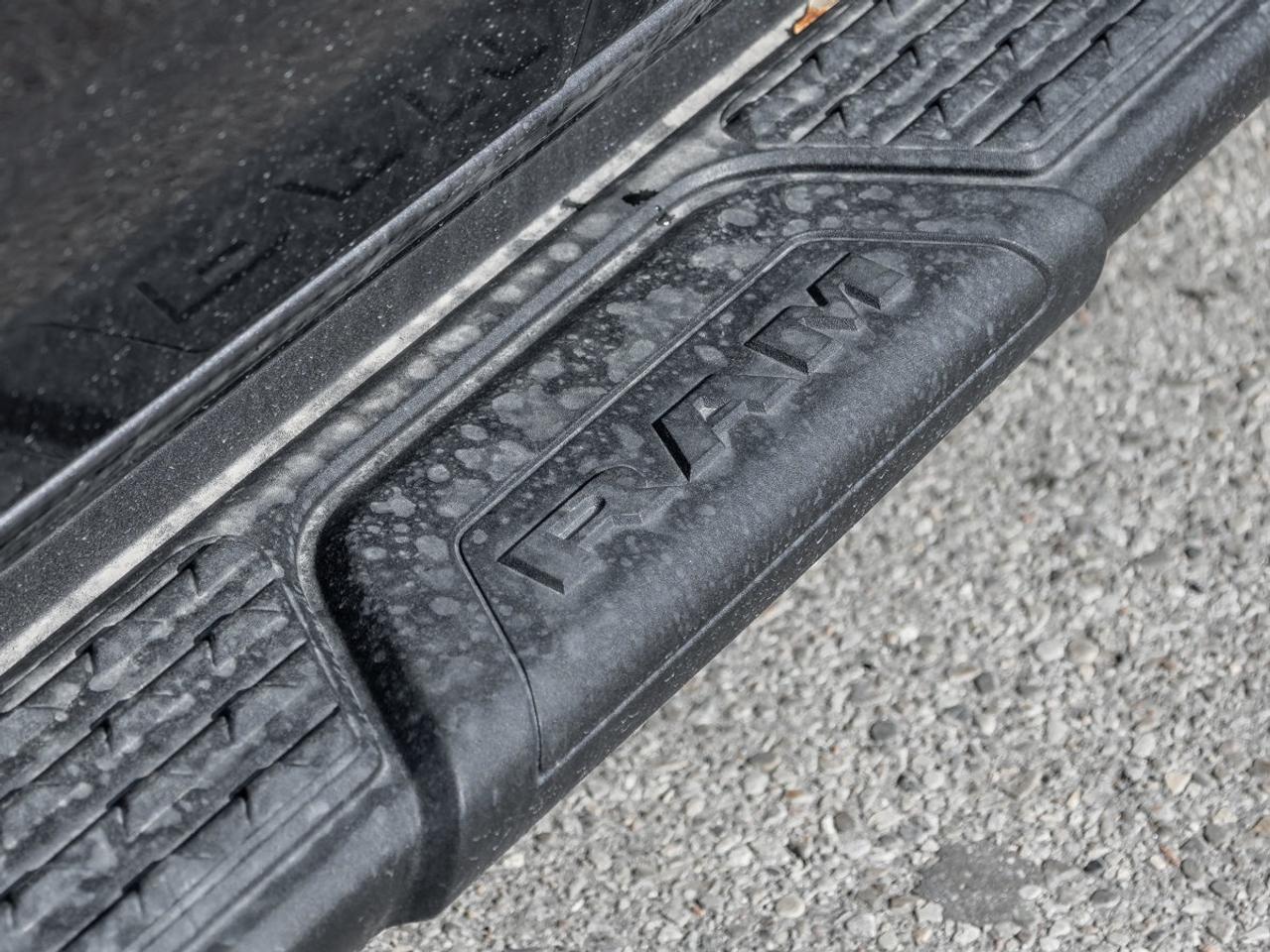 2026 RAM 1500 Express Photo4