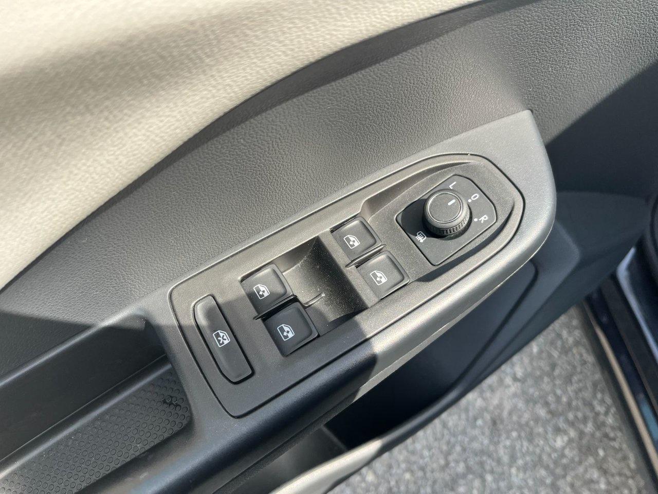 2025 Volkswagen Taos Trendline 4Motion Photo