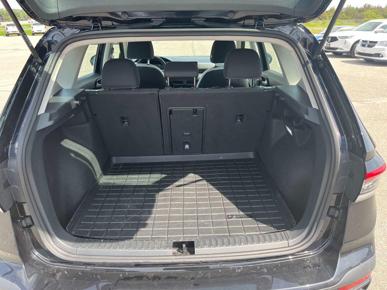 2025 Volkswagen Taos Trendline 4Motion Photo