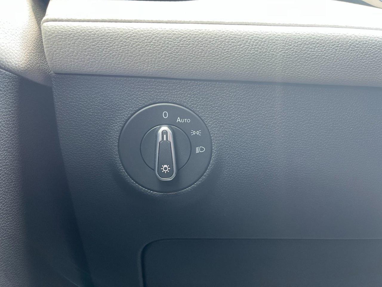 2025 Volkswagen Taos Trendline 4Motion Photo