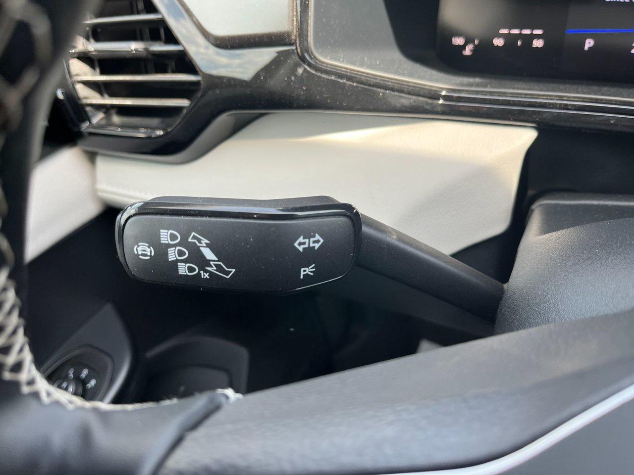 2025 Volkswagen Taos Trendline 4Motion Photo
