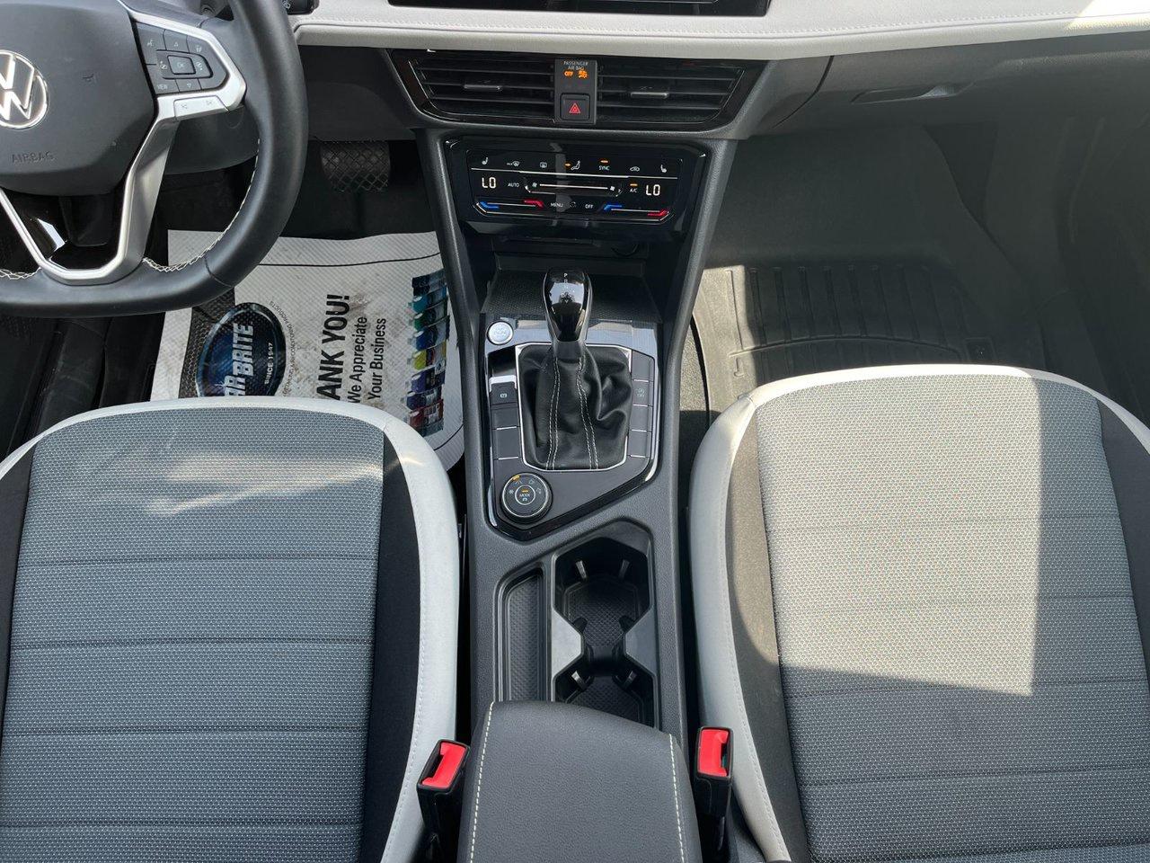 2025 Volkswagen Taos Trendline 4Motion Photo