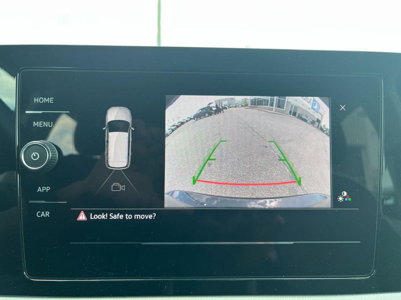 2025 Volkswagen Taos Trendline 4Motion Photo