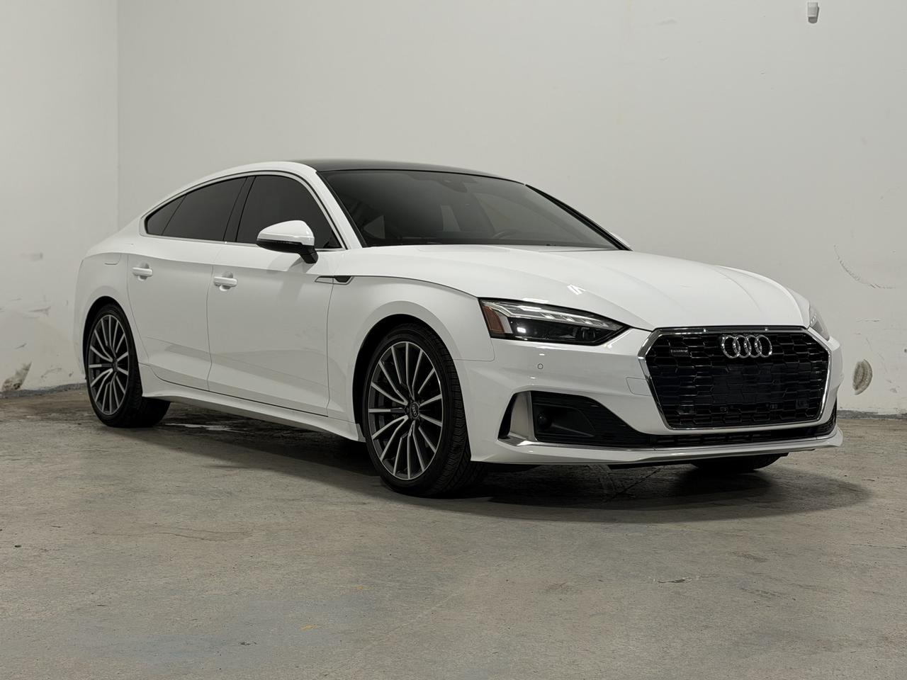 2023 Audi A5 LEATHER | SUNROOF | CARPLAY Photo2