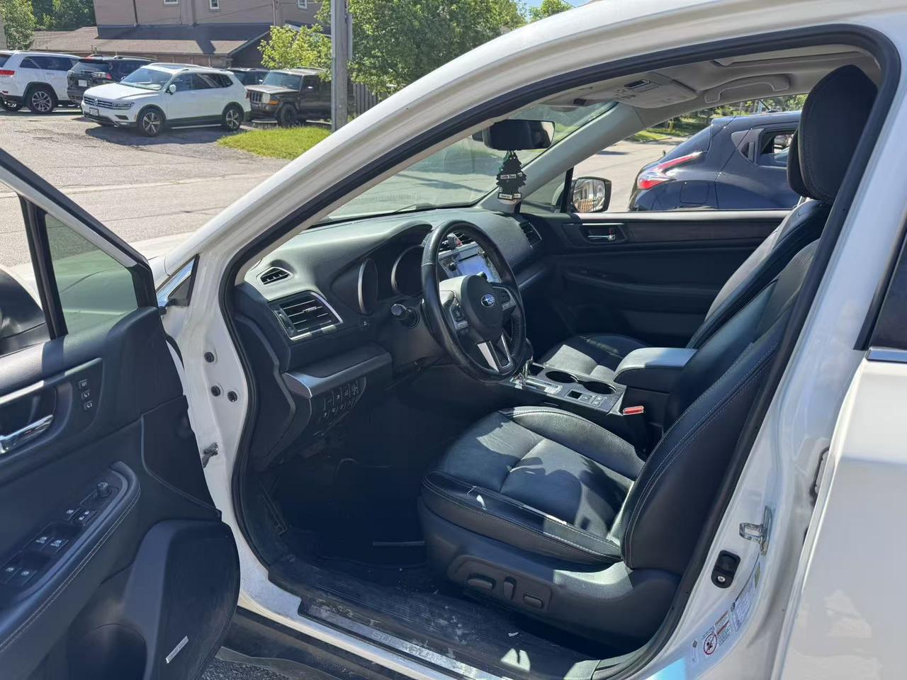 2017 Subaru Outback 3.6R LIMITED W/TECH PKG Photo