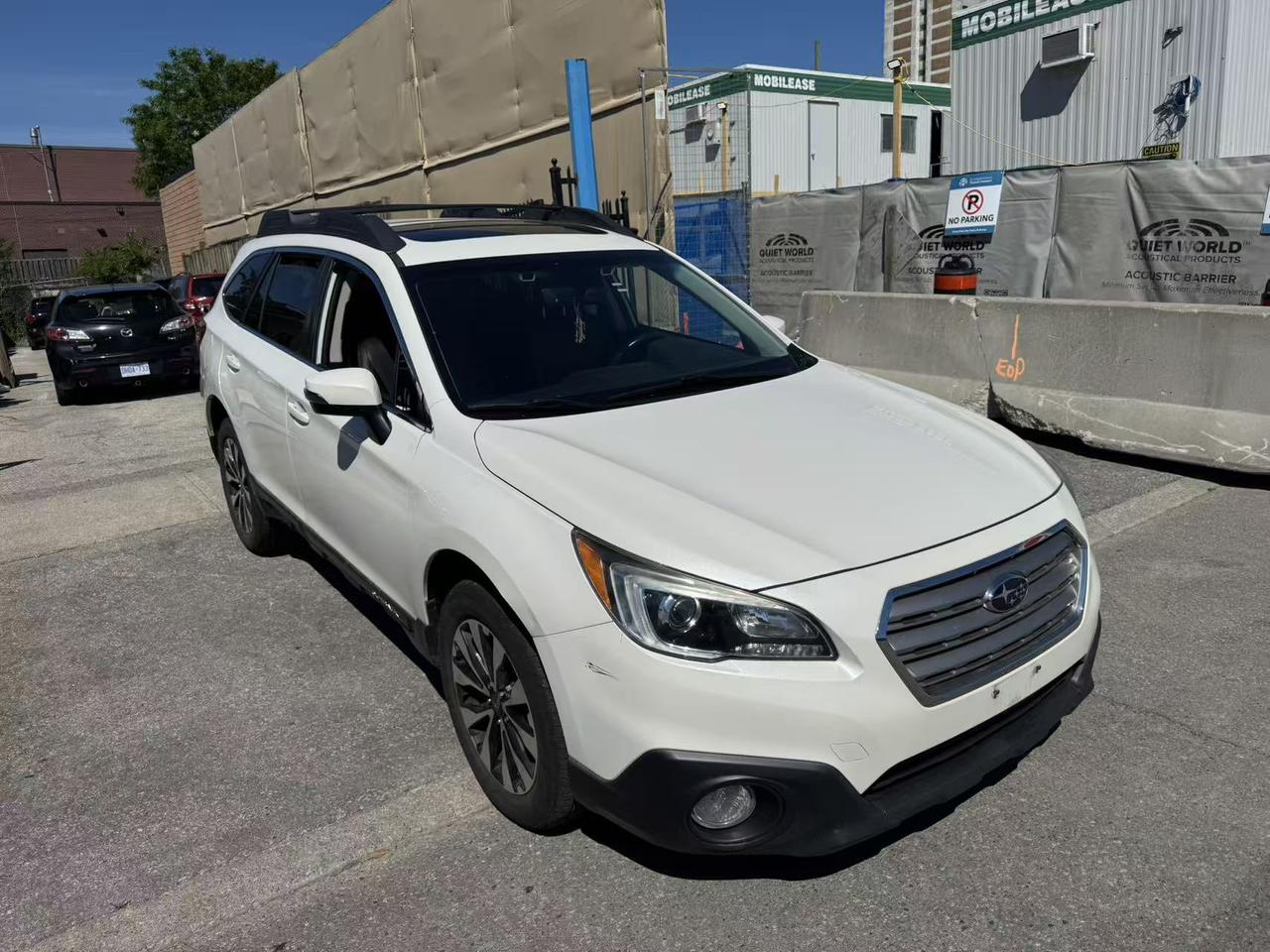 2017 Subaru Outback 3.6R LIMITED W/TECH PKG Photo