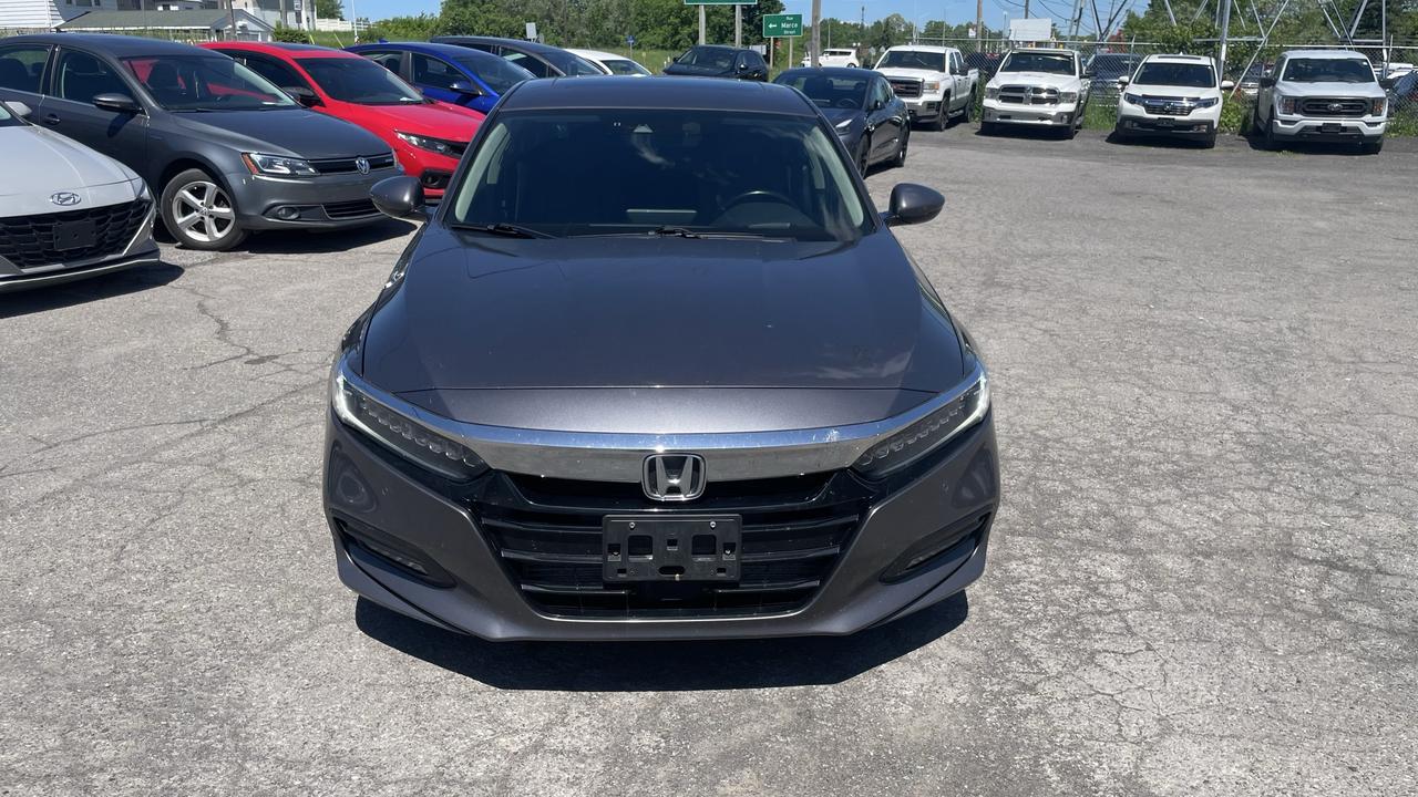 2018 Honda Accord Touring Photo0