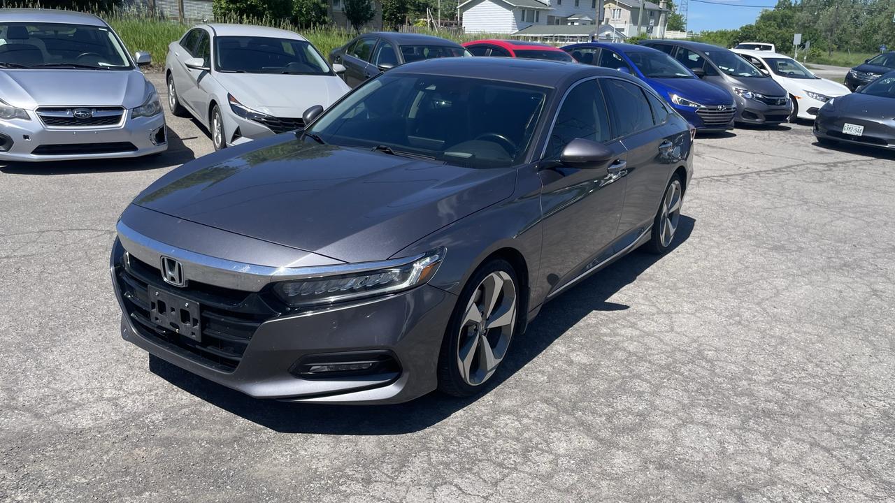 2018 Honda Accord Touring Photo