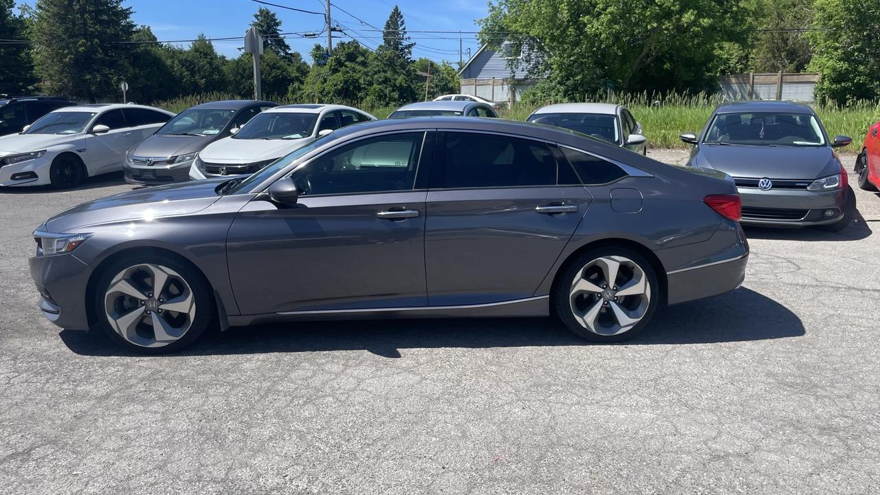 2018 Honda Accord Touring Photo