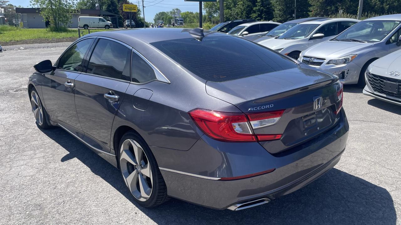 2018 Honda Accord Touring Photo