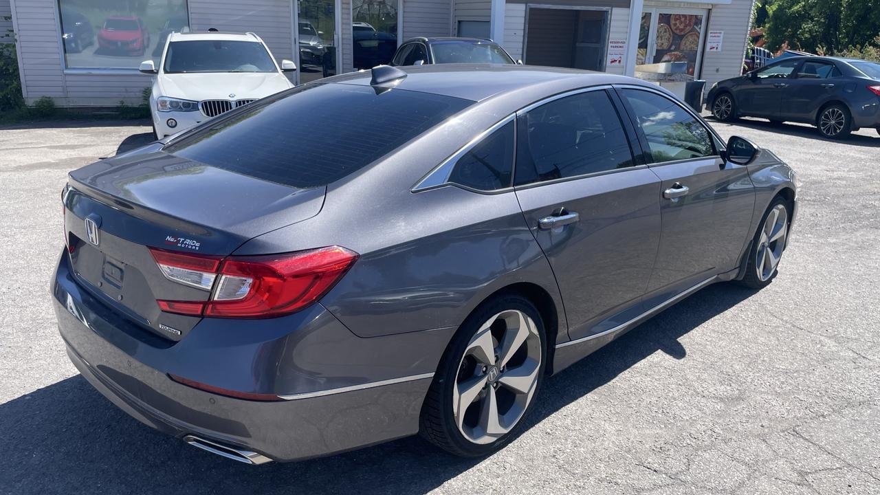 2018 Honda Accord Touring Photo