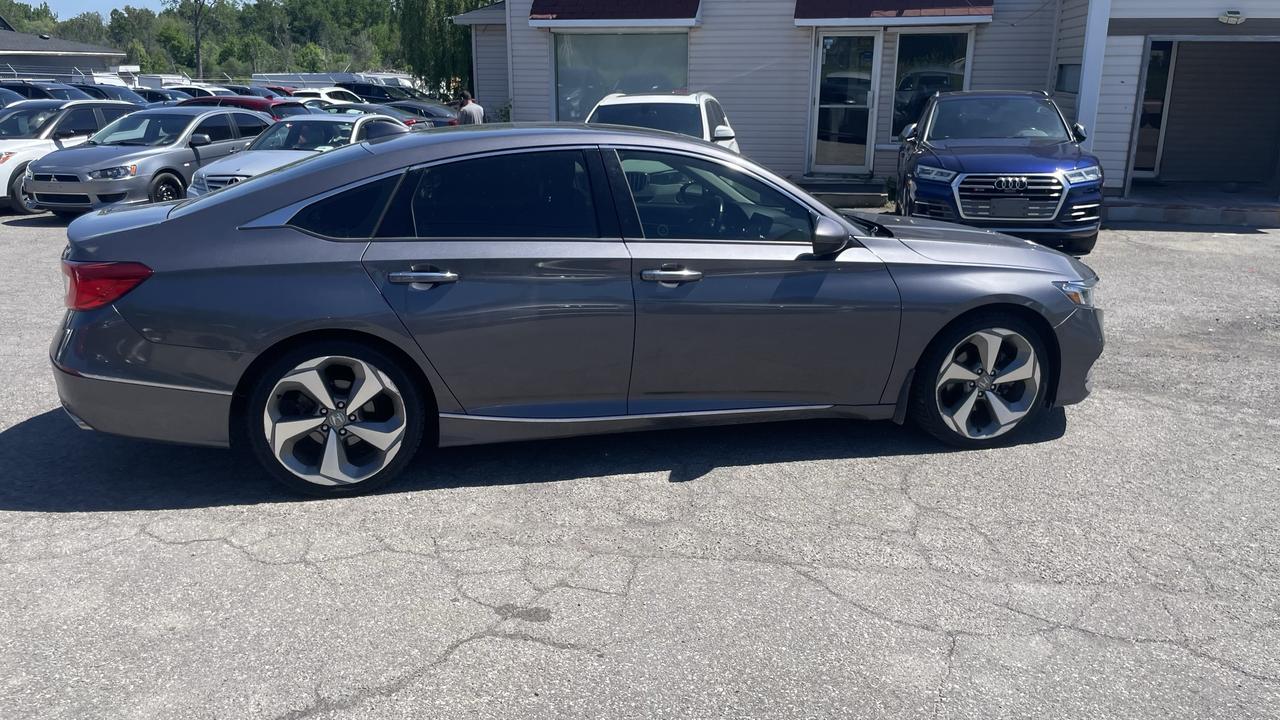 2018 Honda Accord Touring Photo