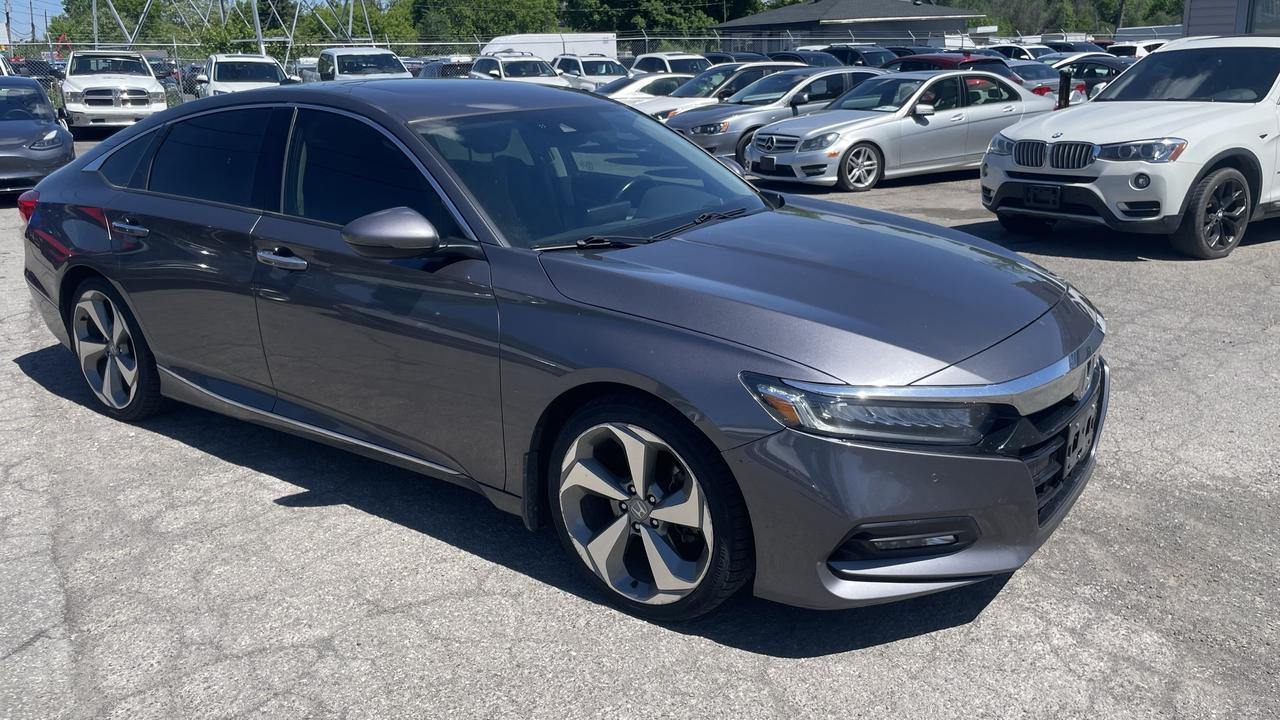 2018 Honda Accord Touring Photo