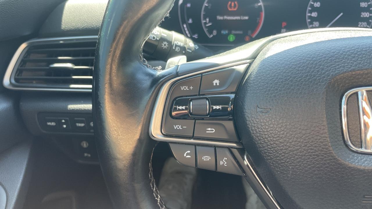 2018 Honda Accord Touring Photo