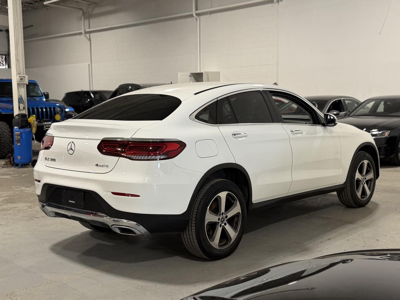 2023 Mercedes-Benz GLC-Class GLC 300 4MATIC Coupe Photo4