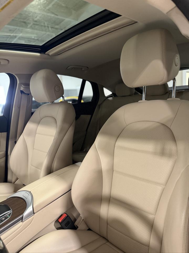 2023 Mercedes-Benz GLC-Class GLC 300 4MATIC Coupe Photo