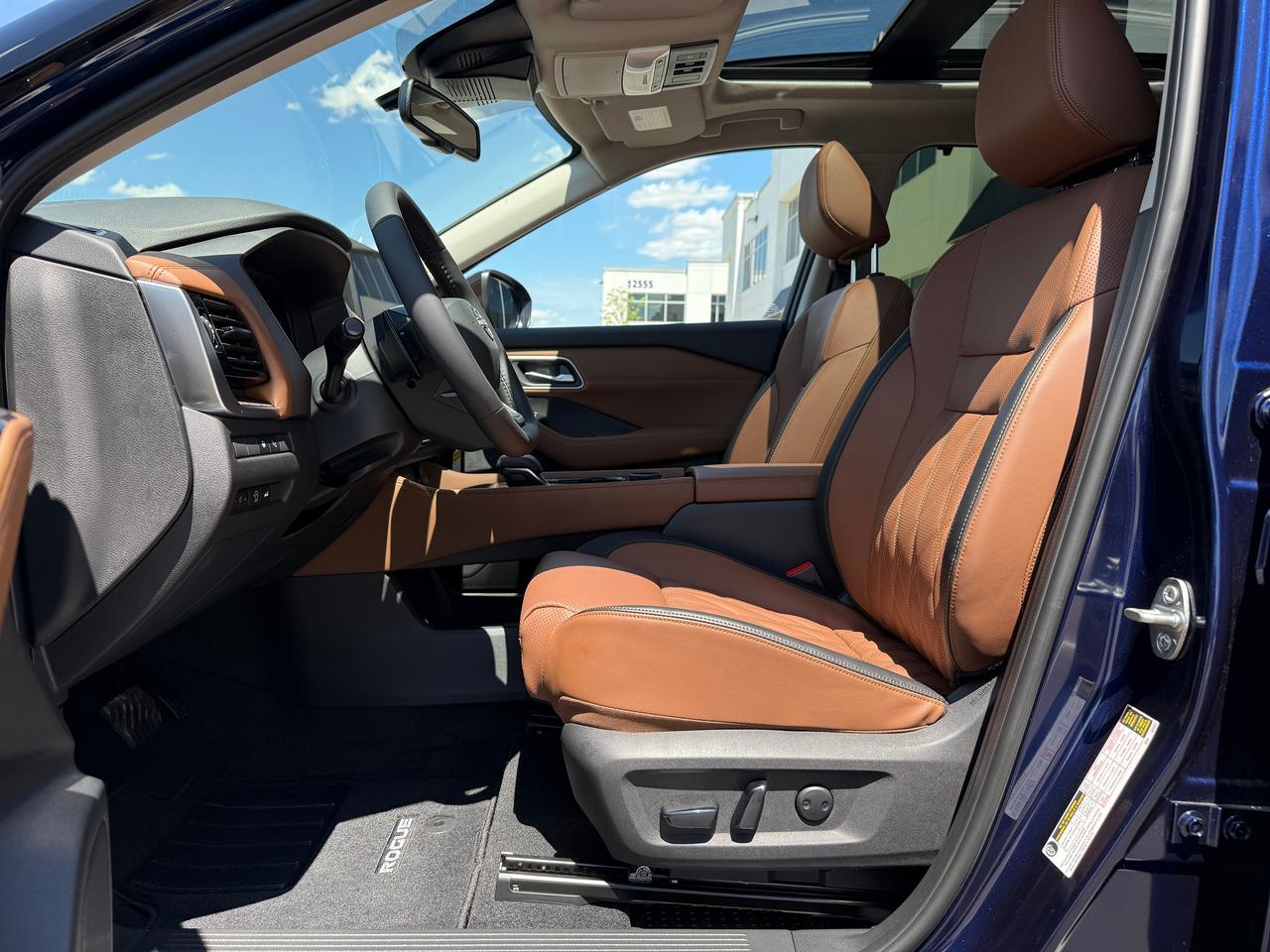 2026 Nissan Rogue Platinum Luxury AWD Carplay R/Starter Photo