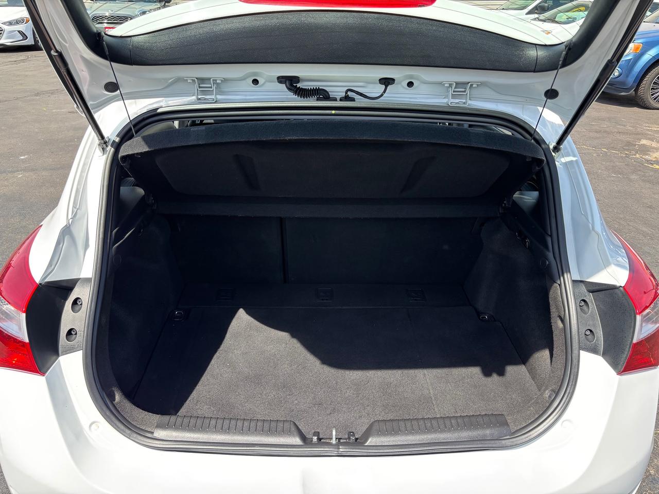2017 Hyundai Elantra GT GLS Tech Photo