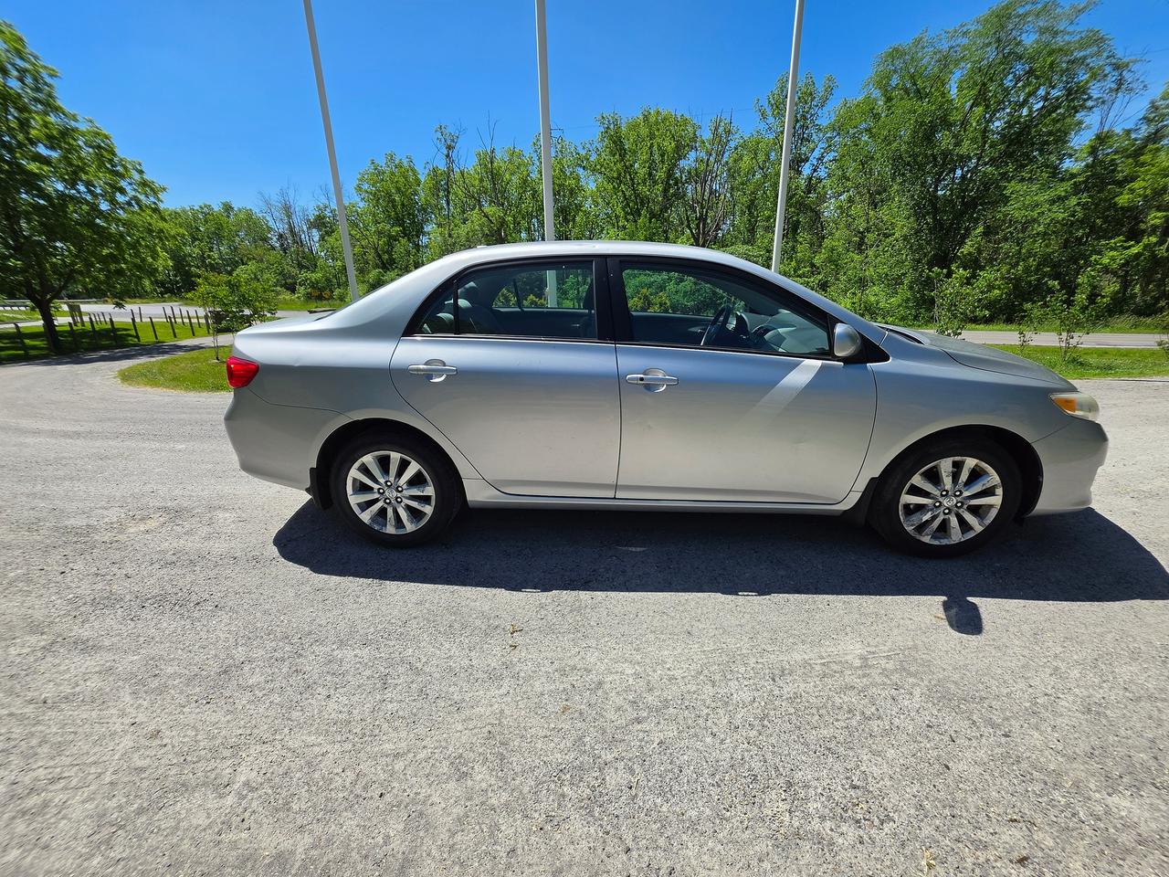 2010 Toyota Corolla Base - Photo #6