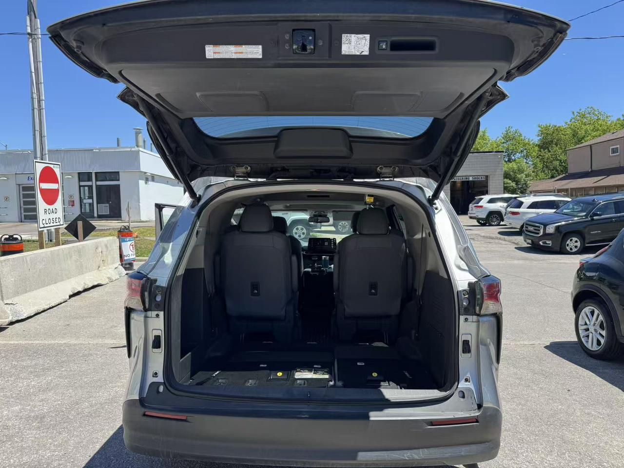 2021 Toyota Sienna XLE 7-Passenger AWD Photo