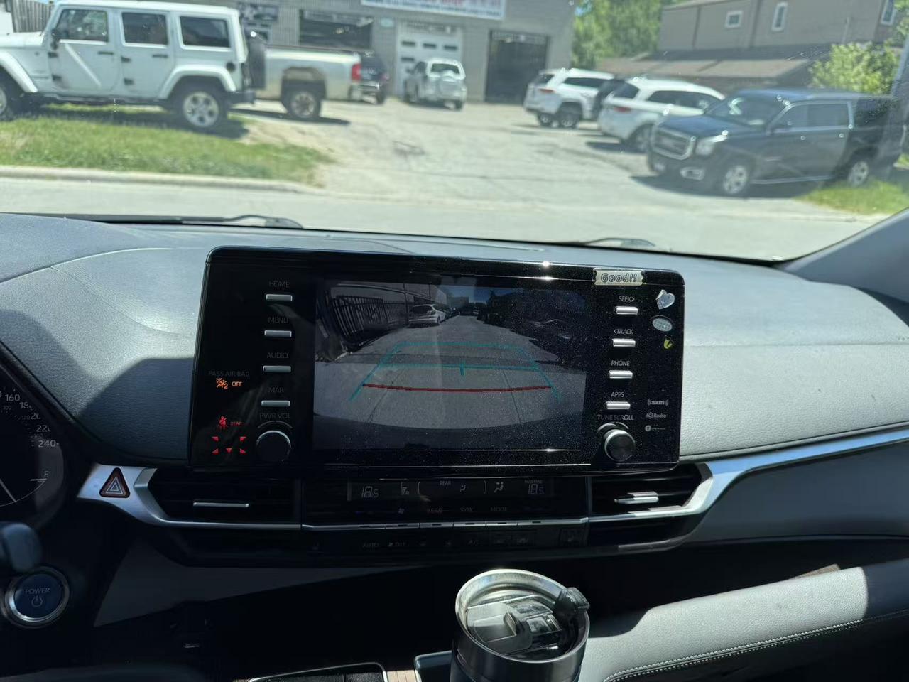2021 Toyota Sienna XLE 7-Passenger AWD Photo