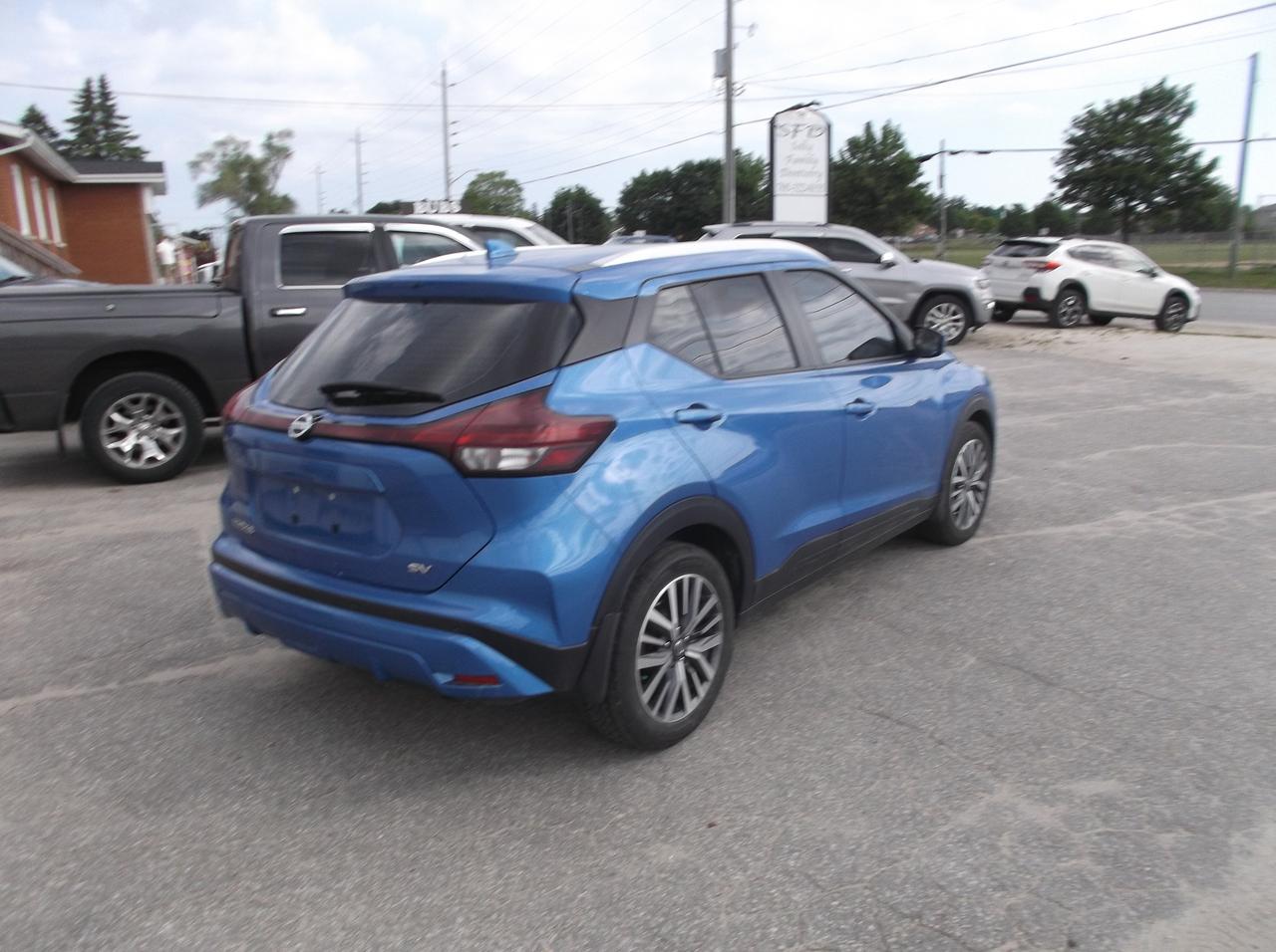 2021 Nissan Kicks SV Photo4