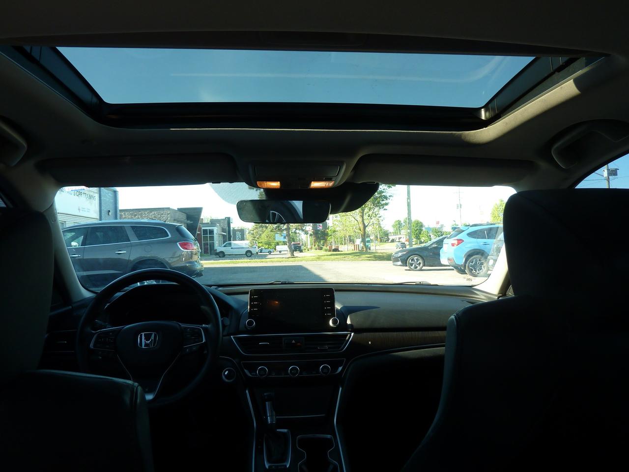 2018 Honda Accord Touring Photo