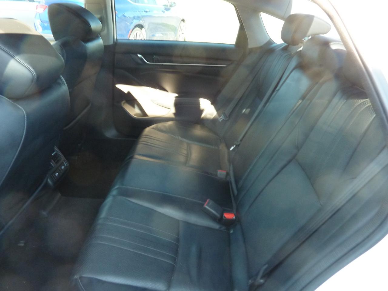 2018 Honda Accord Touring Photo