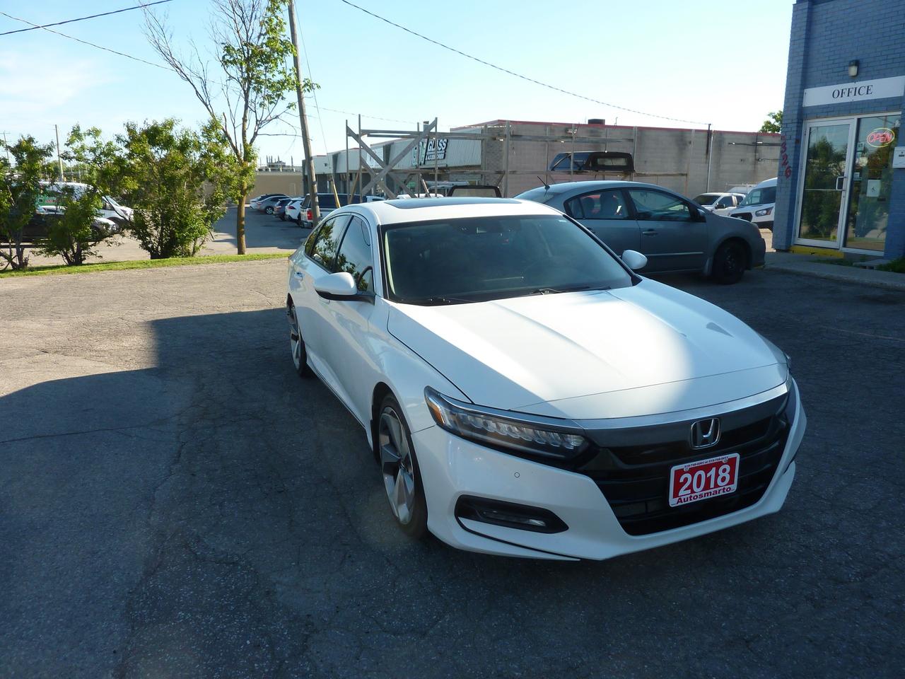 2018 Honda Accord Touring Photo