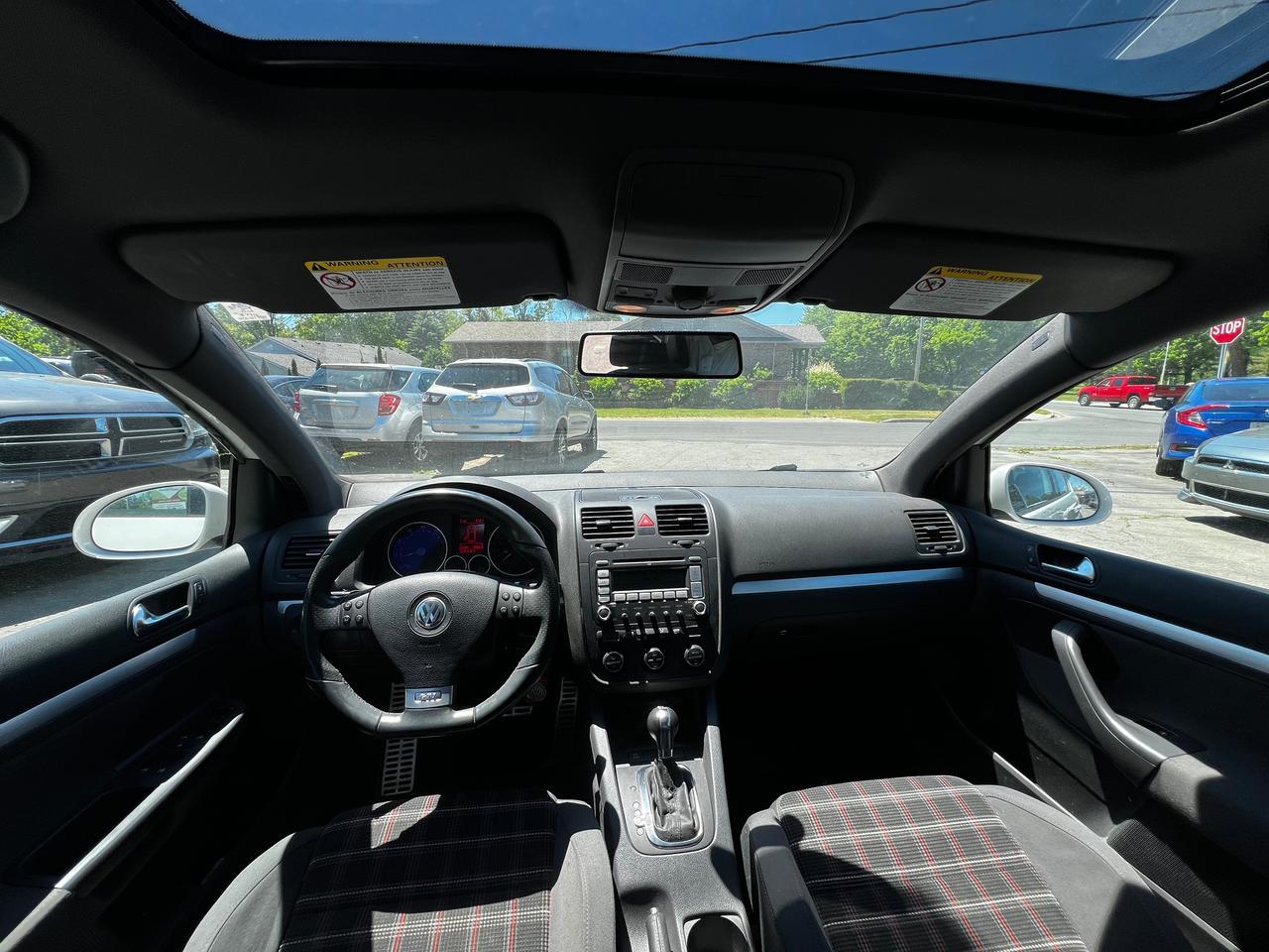 2009 Volkswagen GTI 4dr HB DSG Photo