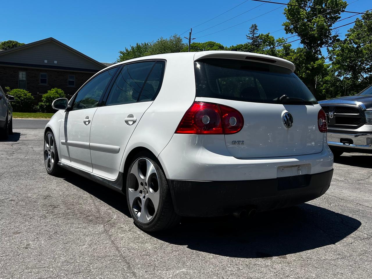 2009 Volkswagen GTI 4dr HB DSG Photo