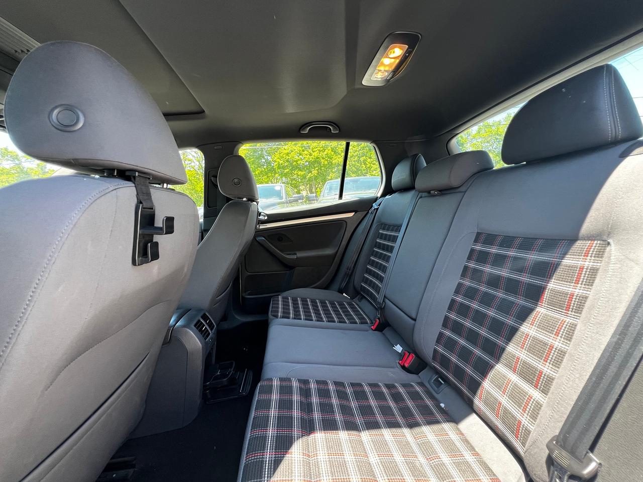 2009 Volkswagen GTI 4dr HB DSG Photo