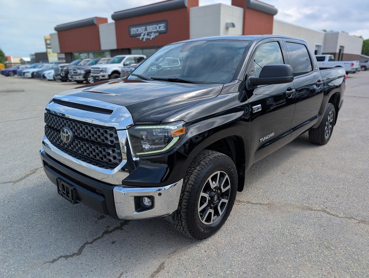 Used 2021 Toyota Tundra SR5 | Running boards | Sunroof for sale in Steinbach, MB