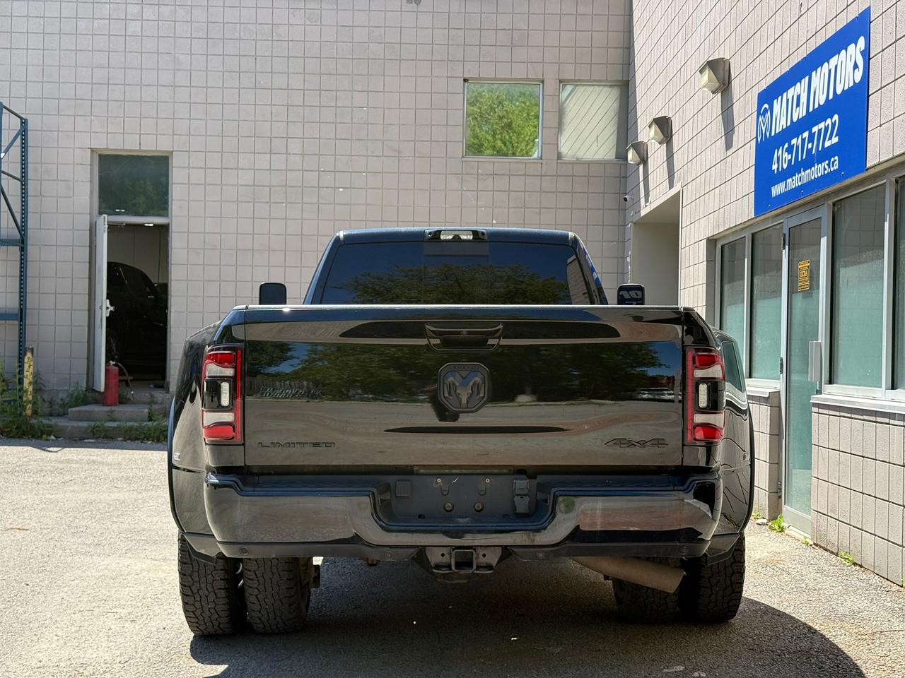 2022 RAM 3500 Limited 4x4 Dually Crew Cab 8' Box Photo