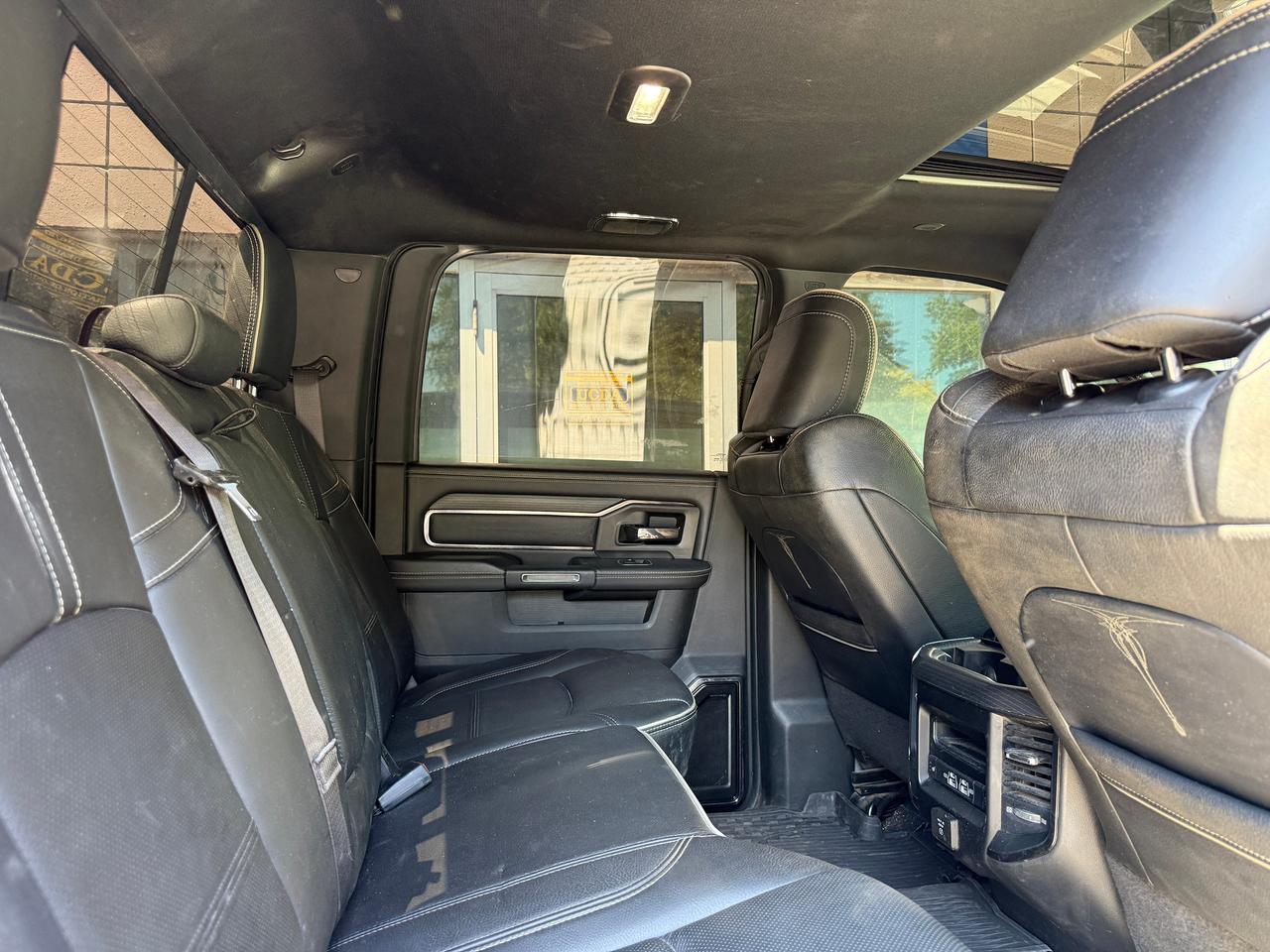 2022 RAM 3500 Limited 4x4 Dually Crew Cab 8' Box Photo
