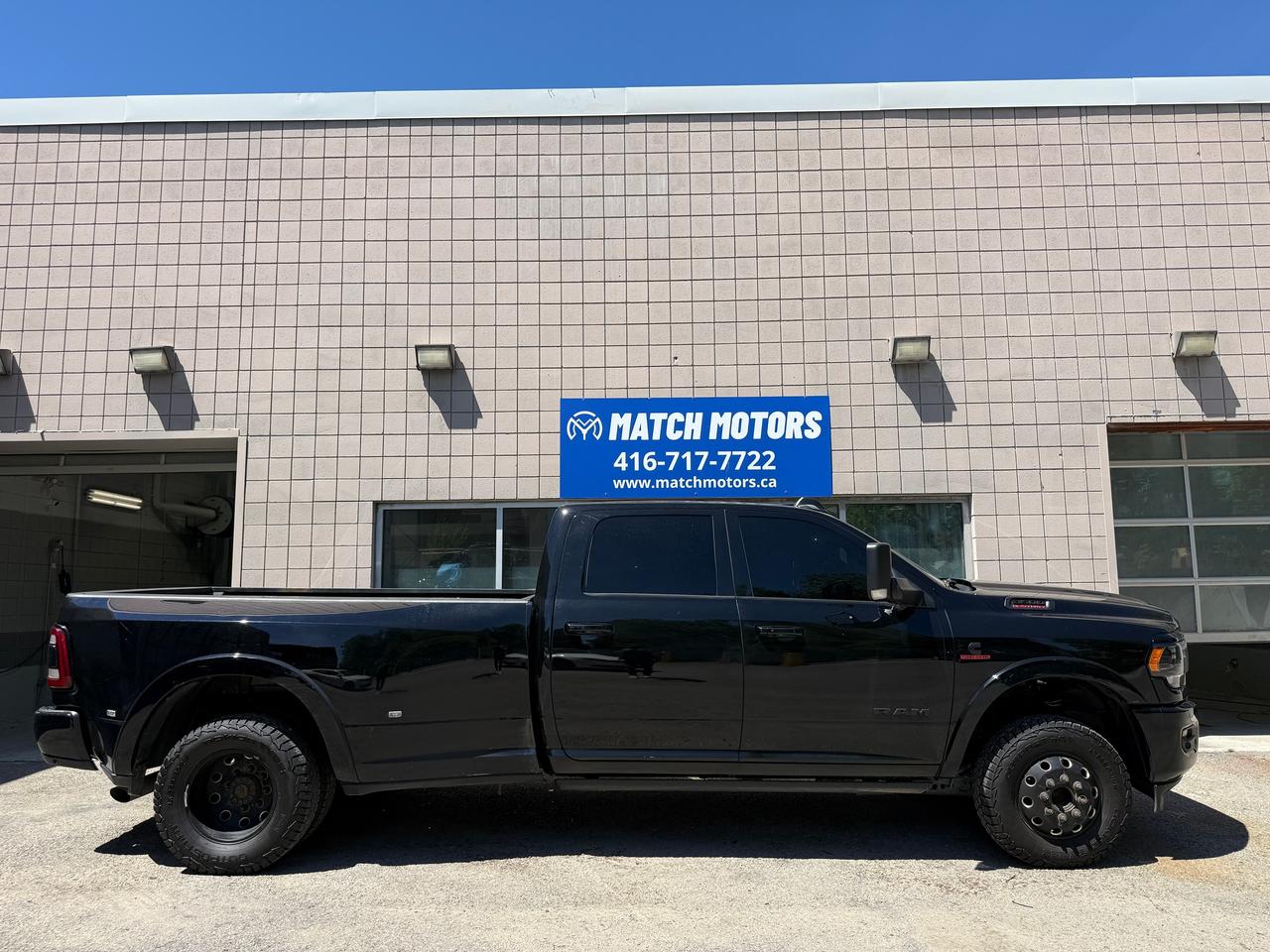 2022 RAM 3500 Limited 4x4 Dually Crew Cab 8' Box Photo