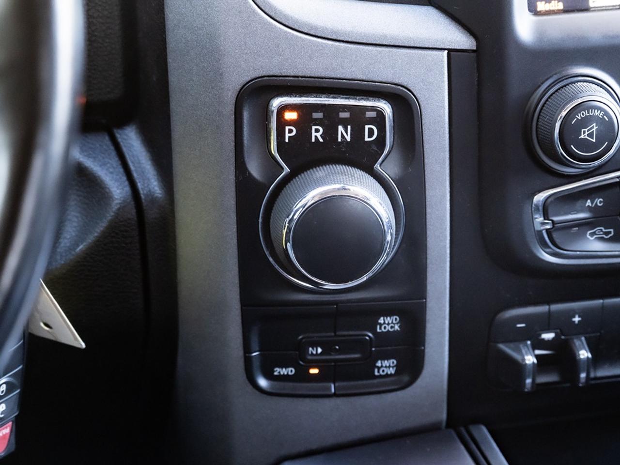 2021 RAM 1500 Classic Express 4x4 Crew Cab Photo34