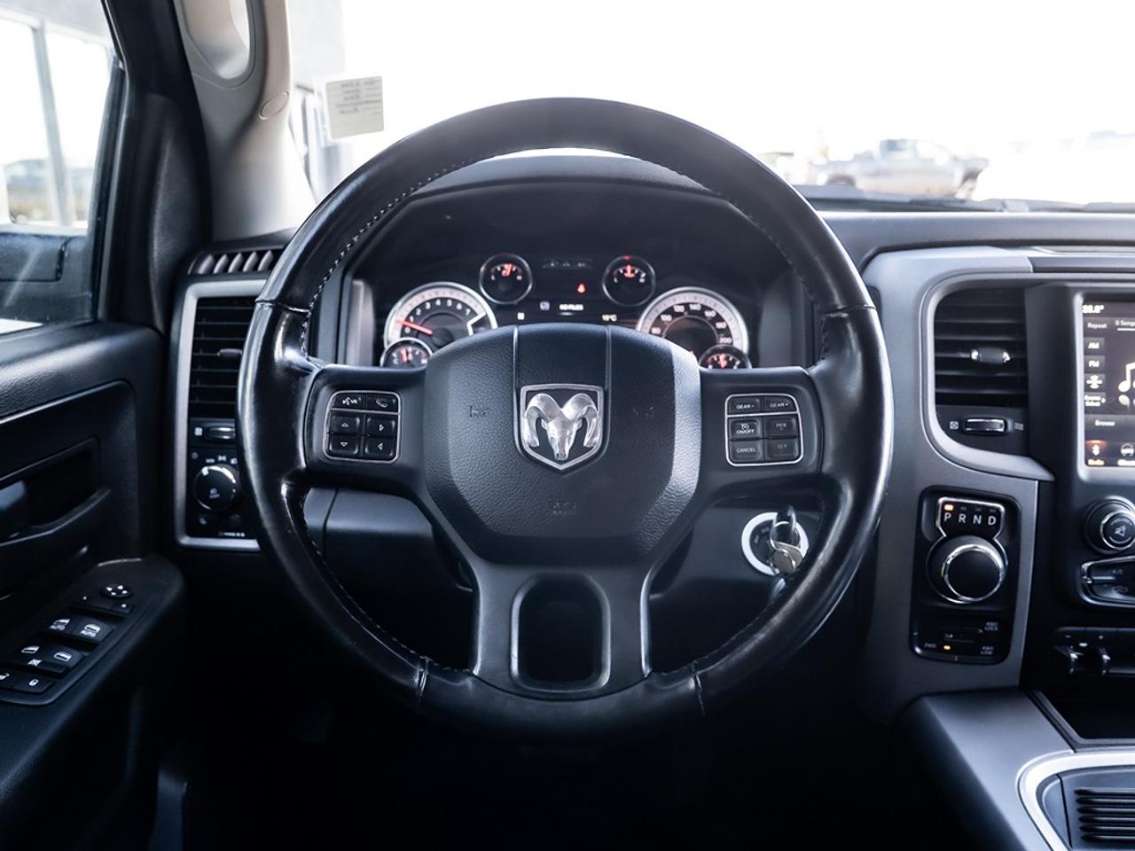 2021 RAM 1500 Classic Express 4x4 Crew Cab Photo32