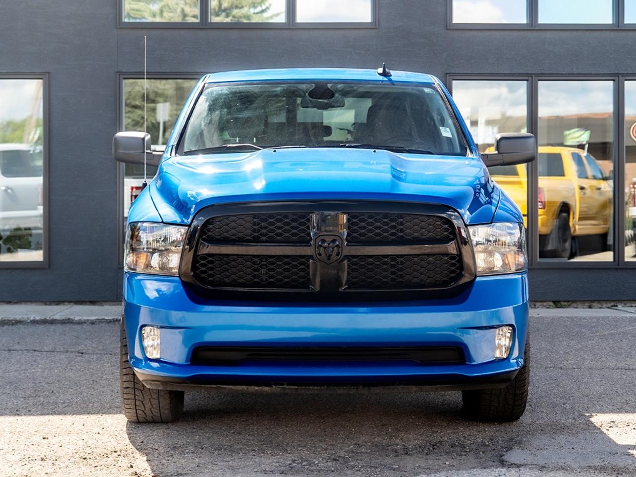 2021 RAM 1500 Classic Express 4x4 Crew Cab Photo24