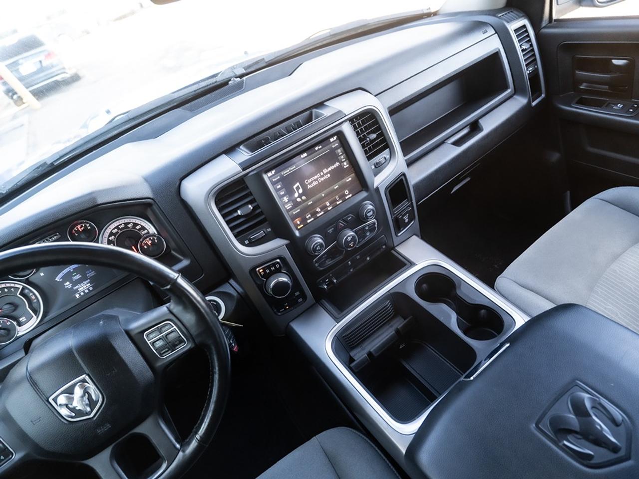 2021 RAM 1500 Classic Express 4x4 Crew Cab Photo9