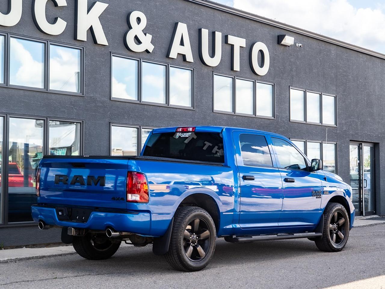 2021 RAM 1500 Classic Express 4x4 Crew Cab Photo27