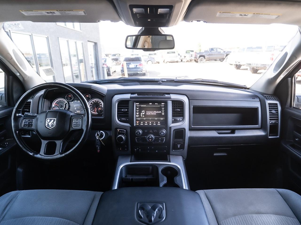 2021 RAM 1500 Classic Express 4x4 Crew Cab Photo7