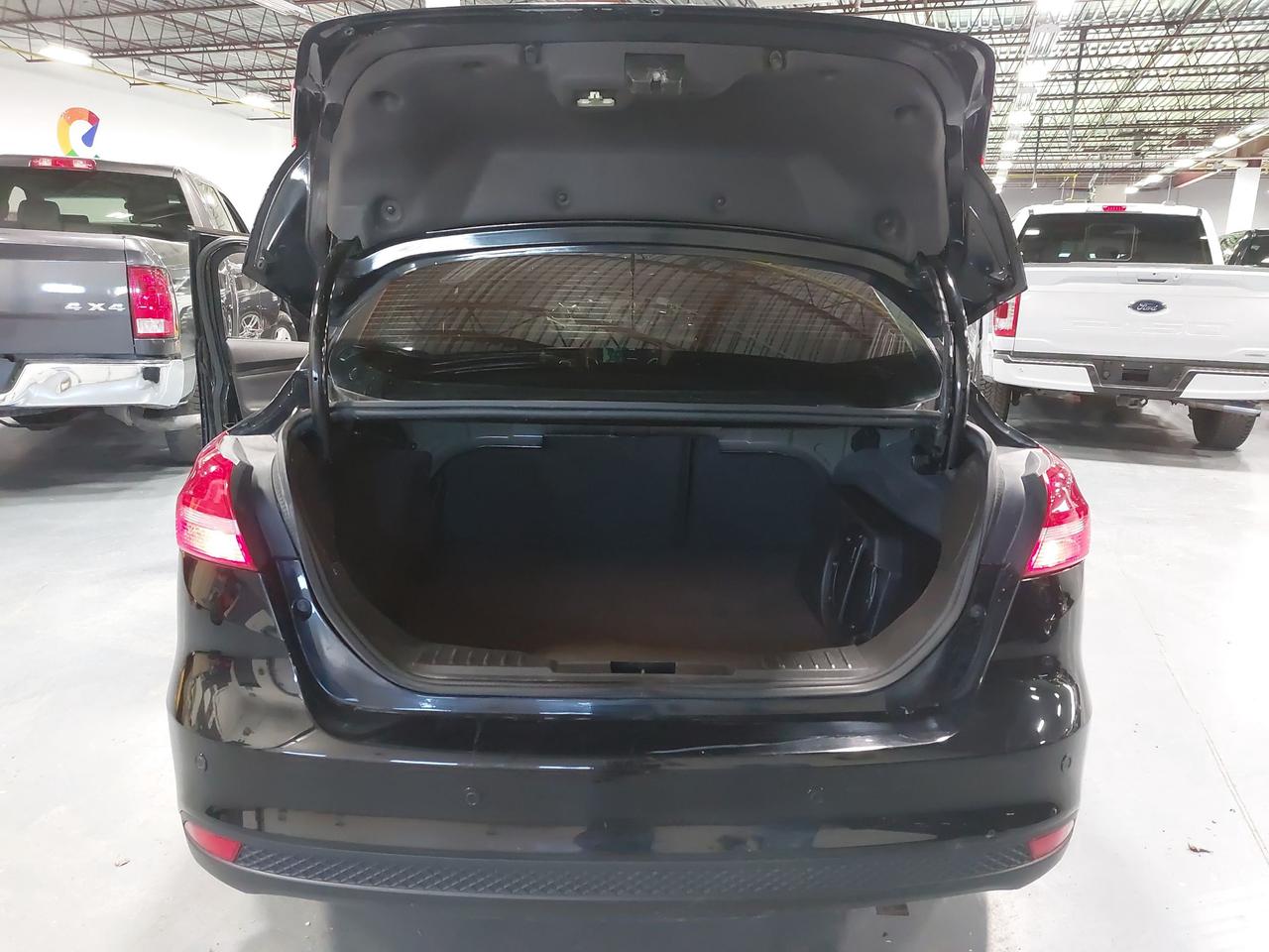 2018 Ford Focus SEL Sedan Photo