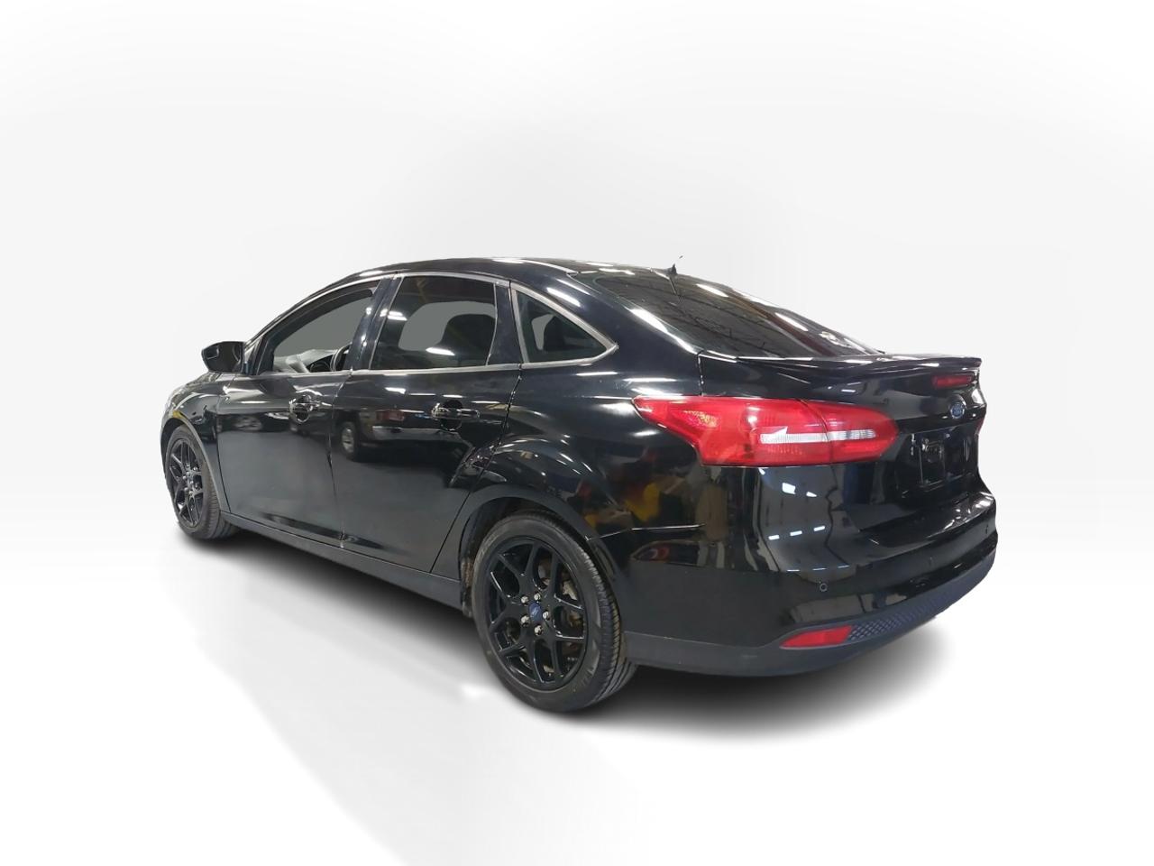 2018 Ford Focus SEL Sedan Photo