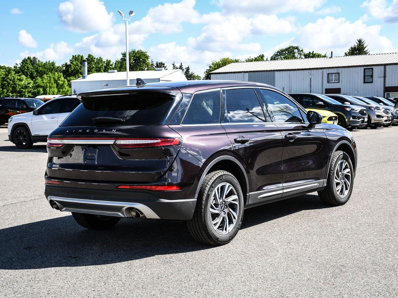 2023 Lincoln Corsair Standard AWD Photo4