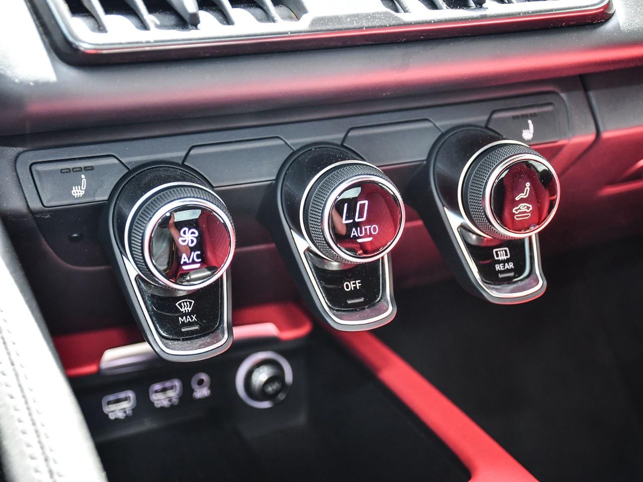 2023 Audi R8 Spyder V10 performance RWD Photo
