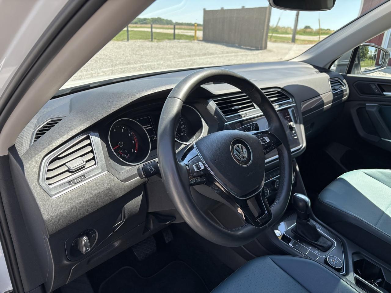 2020 Volkswagen Tiguan Highline ~CLEAN CARFAX~ Photo
