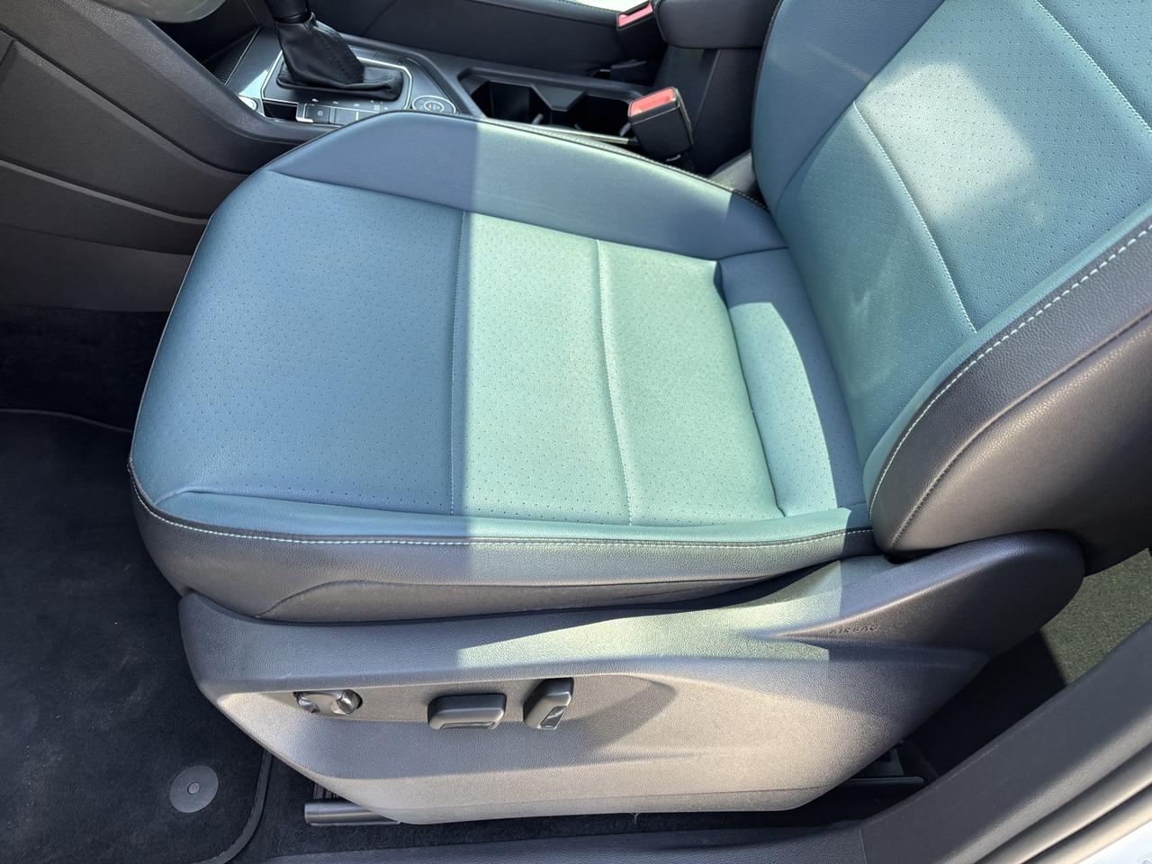 2020 Volkswagen Tiguan Highline ~CLEAN CARFAX~ Photo